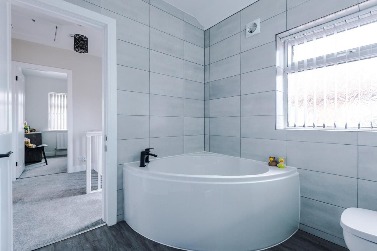 Sandileigh House By Yourstays - Luxurious 3 Bedroom House In オルトリンシャン エクステリア 写真
