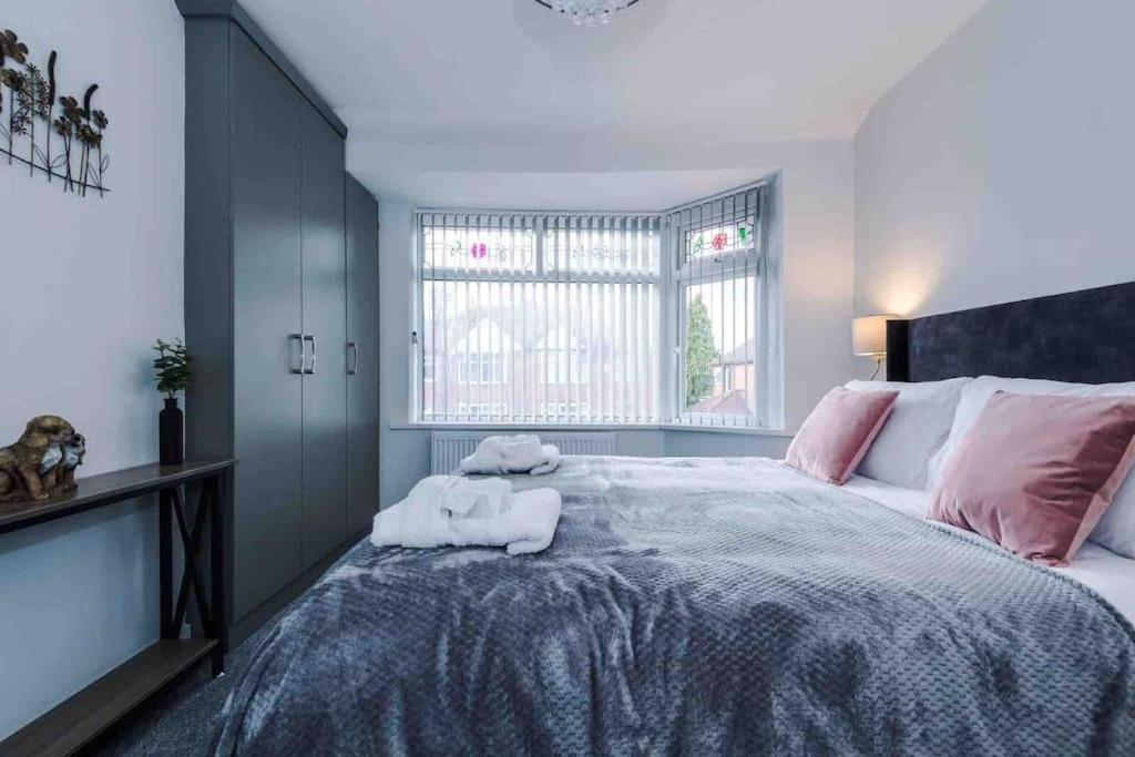 Sandileigh House By Yourstays - Luxurious 3 Bedroom House In オルトリンシャン エクステリア 写真