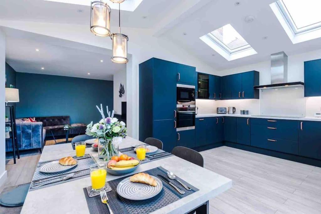 Sandileigh House By Yourstays - Luxurious 3 Bedroom House In オルトリンシャン エクステリア 写真